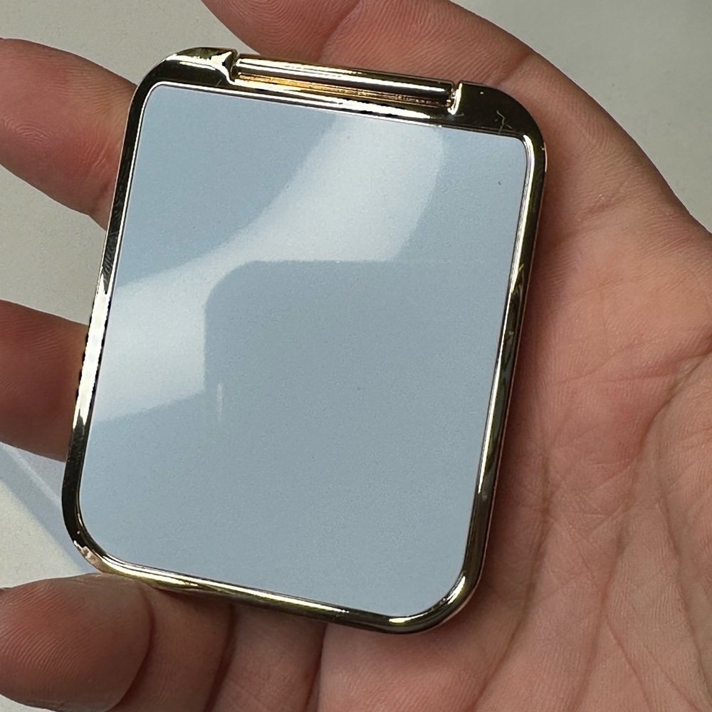 Miu Miu Black and Gold Compact Mirror BEAUTY GWP ITEM NEW IN BOX - Picture 4 of 6